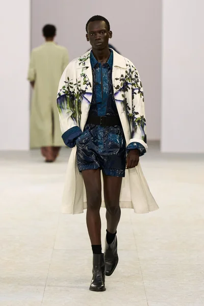 Look 46